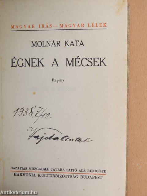 Égnek a mécsek
