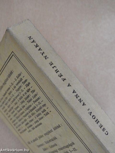 Anna a férje nyakán