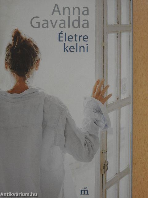 Életre kelni