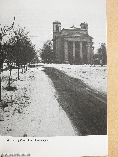 S középen ott a Velencei-tó...