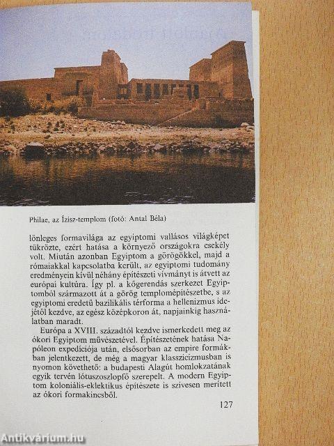 Élők, holtak, istenek háza