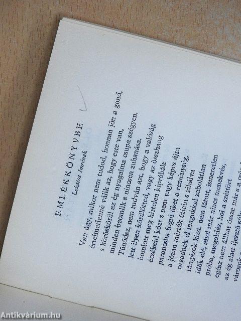 A ledöntött kőfal