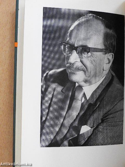 Válogatott tanulmányok