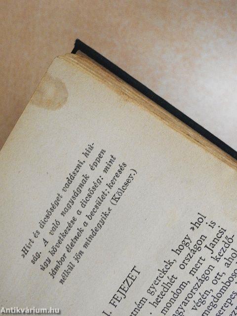 Mindentudó kis Makra