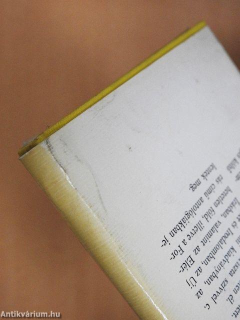 Amíg a buszra várunk