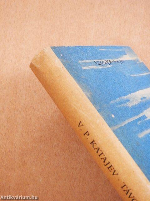 Távolban egy fehér vitorla