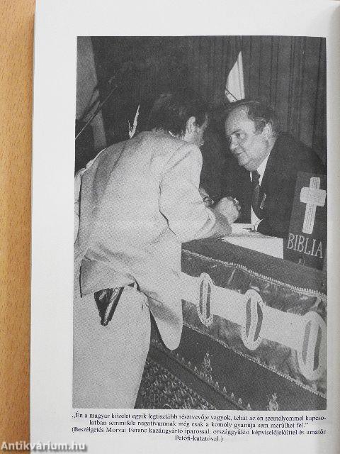 Torgyán a kapuk előtt