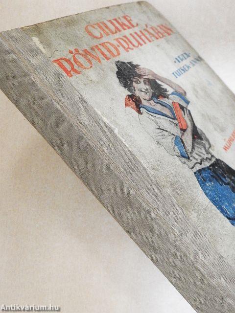 Cilike rövid ruhában