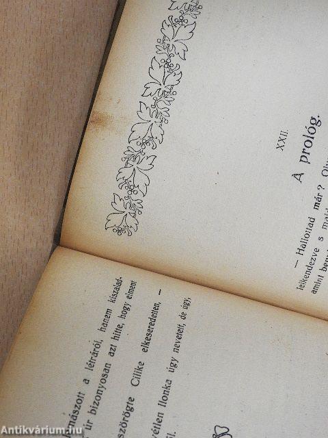 Cilike rövid ruhában