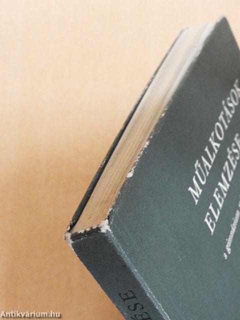 Műalkotások elemzése