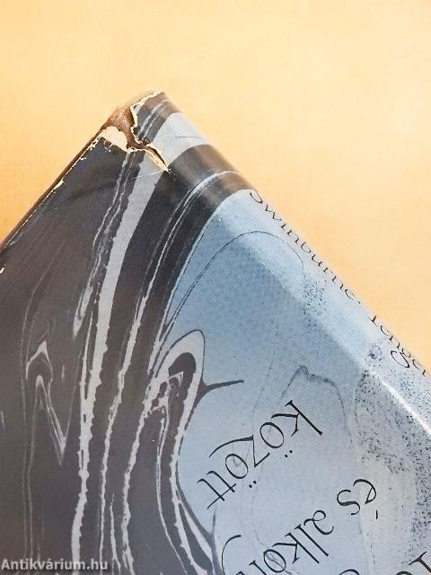 Tenger és alkonyég között