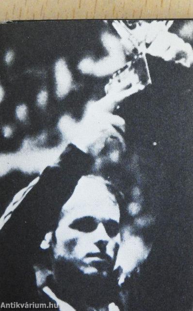 Hetvenöt év - száz aranyérem (minikönyv)