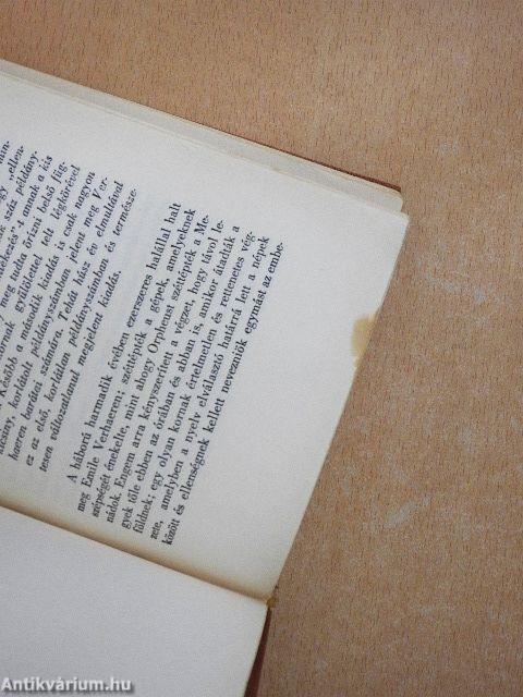 Emberek, könyvek, városok