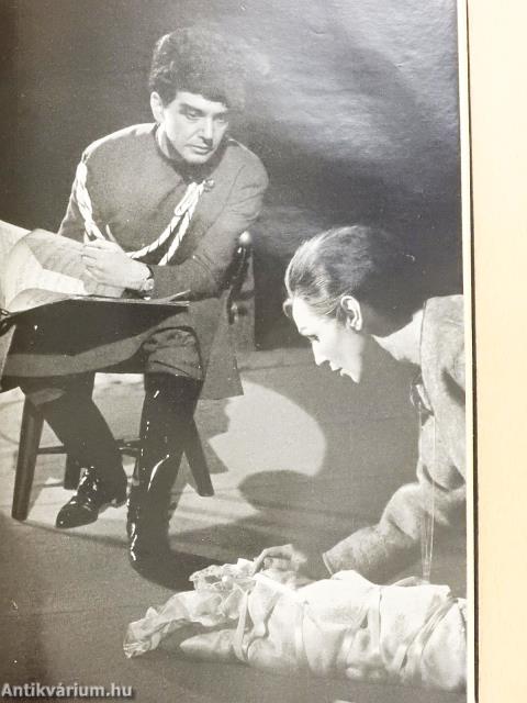 Tollal (dedikált példány)