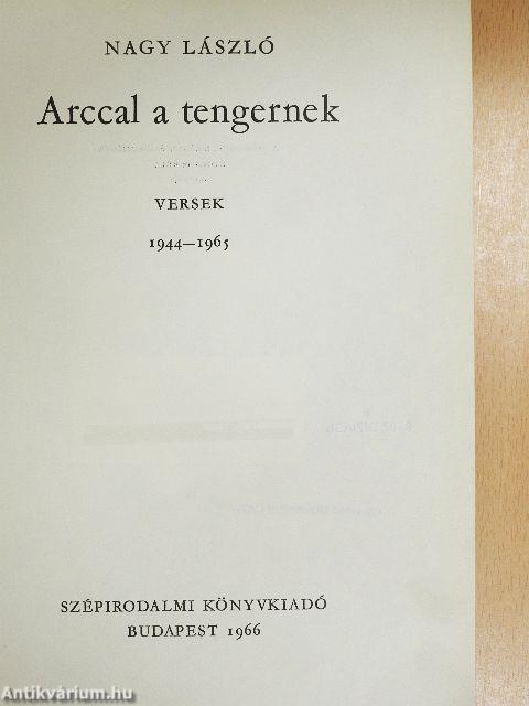 Arccal a tengernek