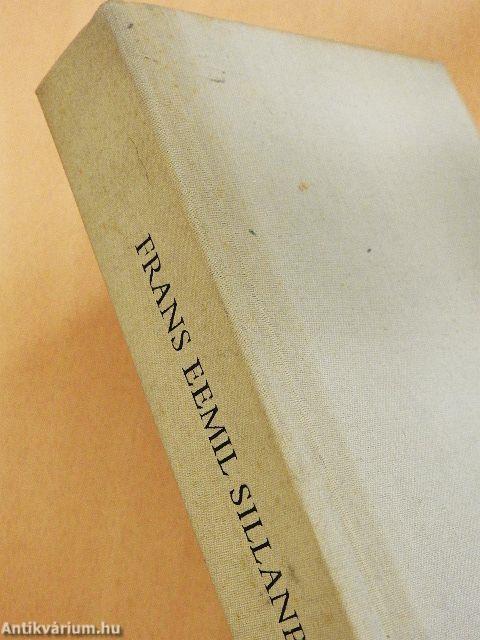 Silja/Egy férfi útja/Emberek a nyári éjszakában