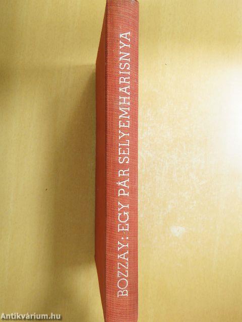 Egy pár selyemharisnya