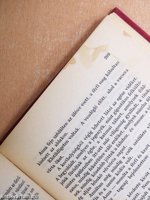 Egy pár selyemharisnya