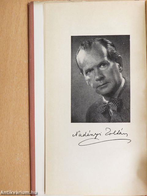 Aranypiros pillangó