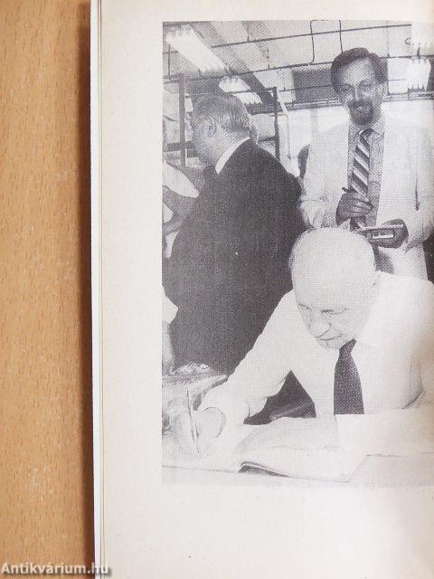 Ki kísérje Kádárt?