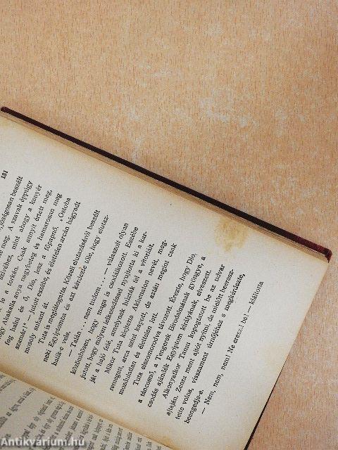 Az istenek születése