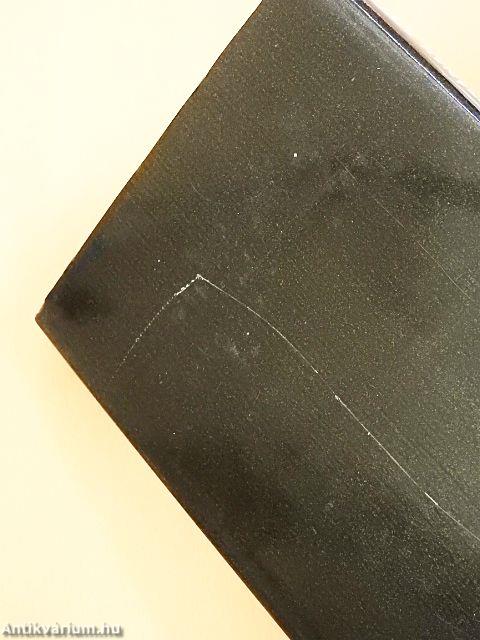 Párnámon anyám ujjának melege