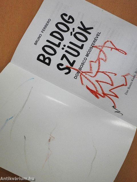 Boldog szülők