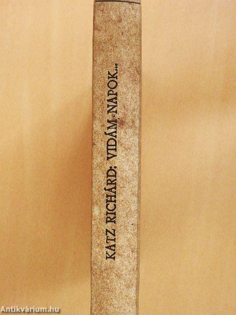 Vidám napok barna emberek között