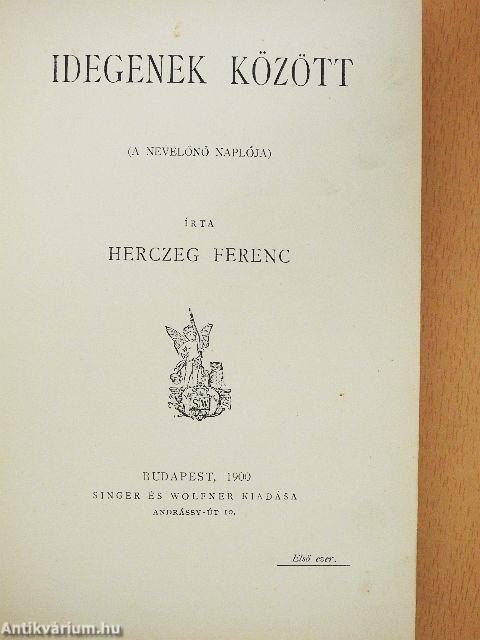 Idegenek között