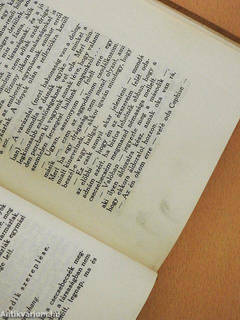 A drágalátos fecsegők