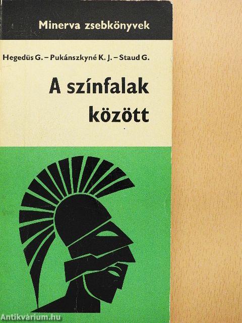A színfalak között