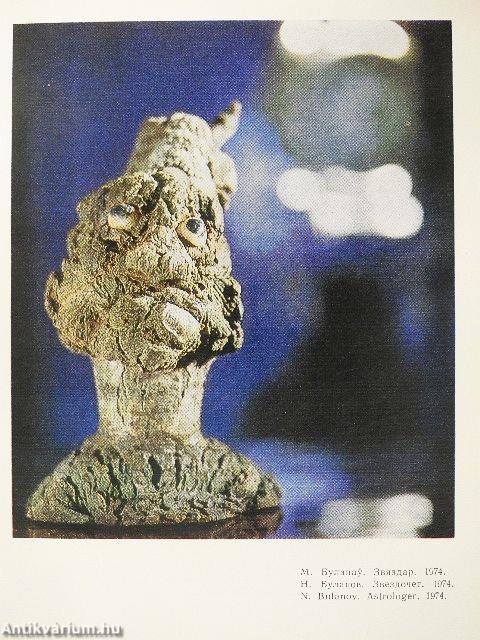 Erdei szobrok (belarusz és angol nyelvű)