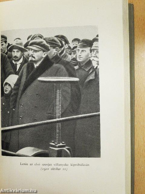 Hat esztendő Lenin mellett