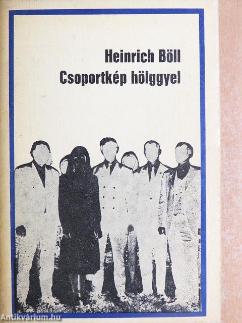 Csoportkép hölggyel