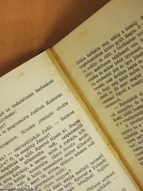 Vénus jegyében (aláírt példány)