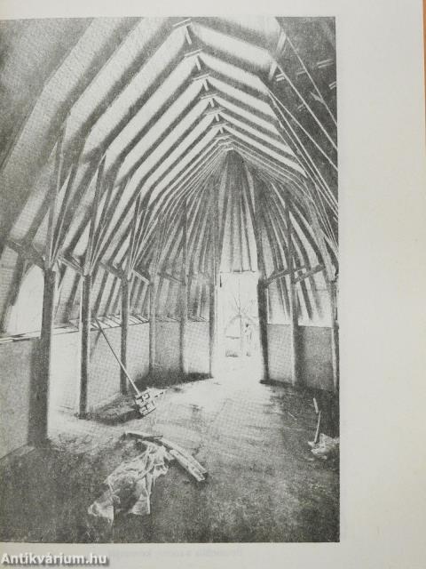 "...hogy néki szent házat építs..." (dedikált példány)