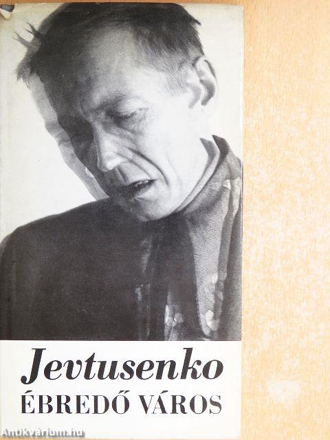 Ébredő város