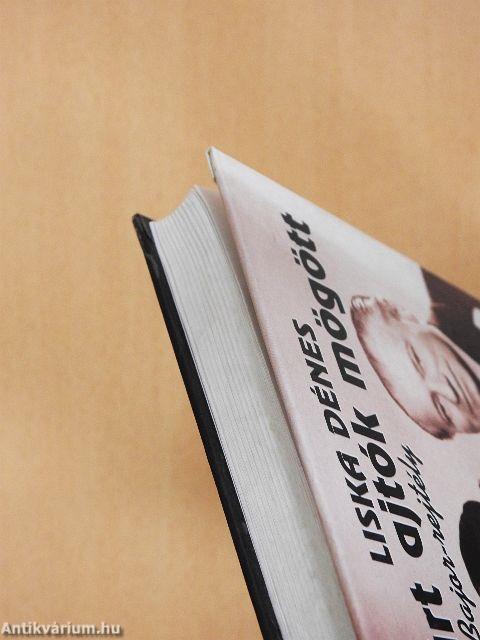 Zárt ajtók mögött