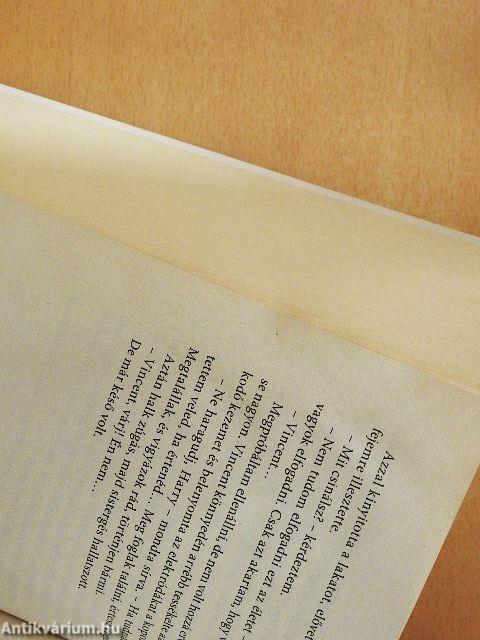 Harry August csodálatos élete