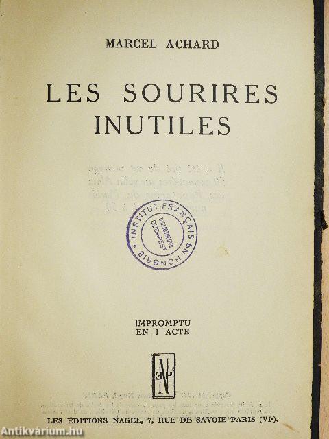 Les sourires inutiles