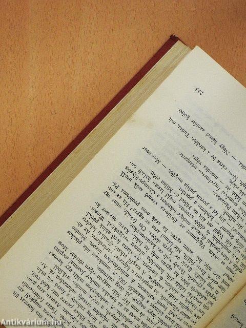 A Diadalív árnyékában