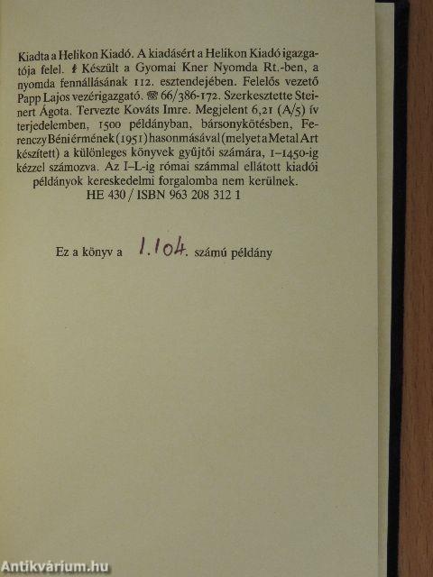 A huszonhatodik év - Plakettel