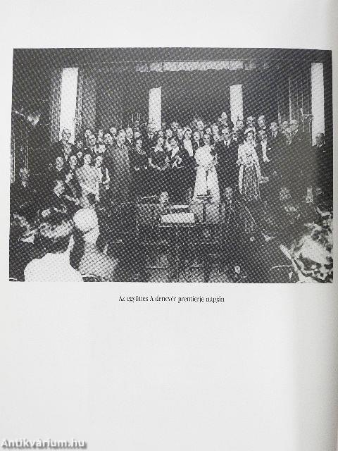 "Ősi hittel, becsülettel a hazáért!"