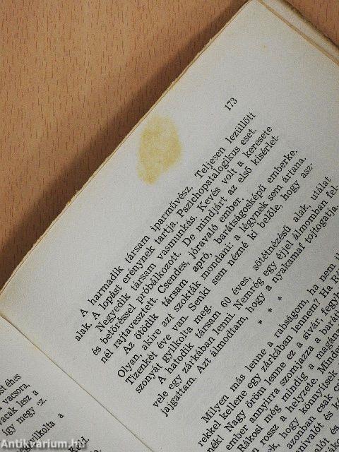 Tizenhat év fegyházban