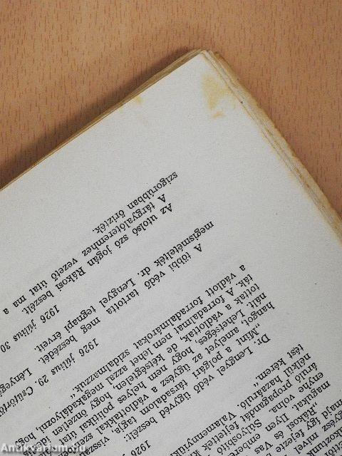 Tizenhat év fegyházban