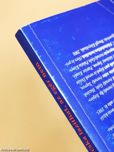 A macska lazíthat, az egér nem (dedikált példány)