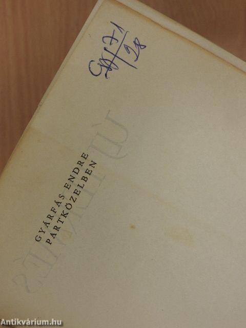 Partközelben (aláírt példány)