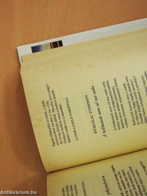 A forradalom bíbora (dedikált példány)