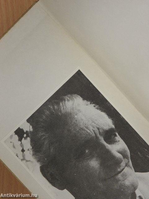 Egy kismadárka ül vala