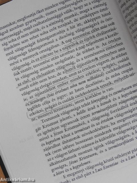 Délben alkonyul, délben virrad